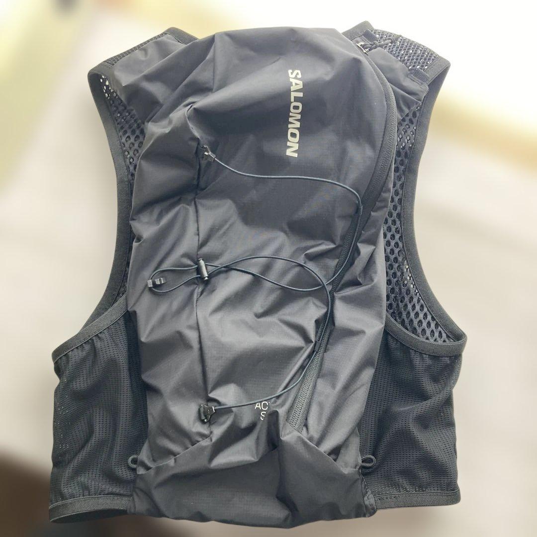 サロモン　SALOMON ブラックMサイズ　ランニングベスト　フラスク1本付き